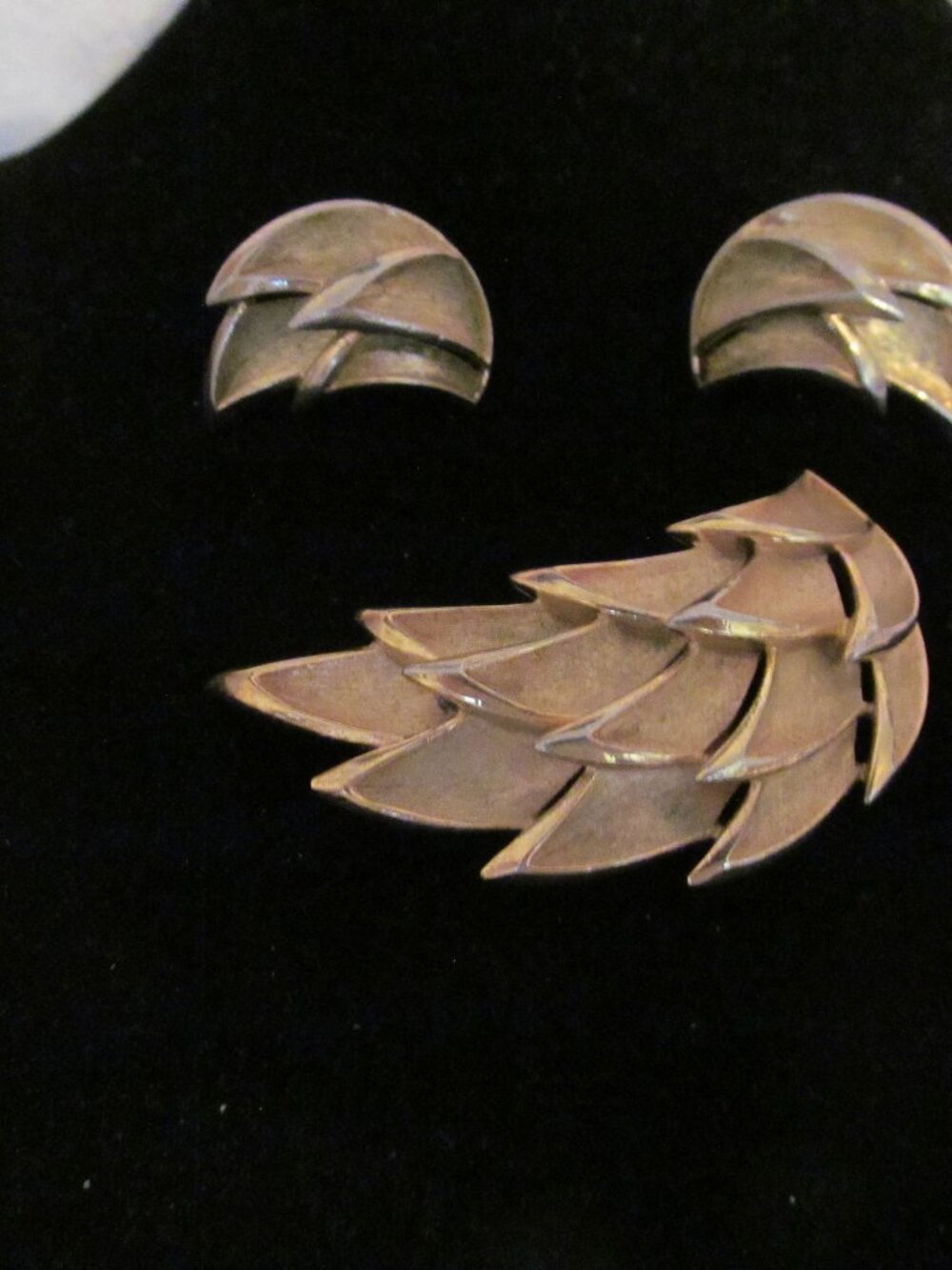 Vintage Trifari pin brooch clip on earrings signed